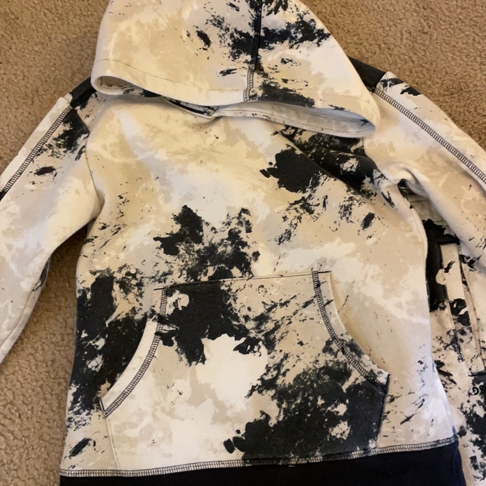 Matching sweat outfits - Picture 2 of 3